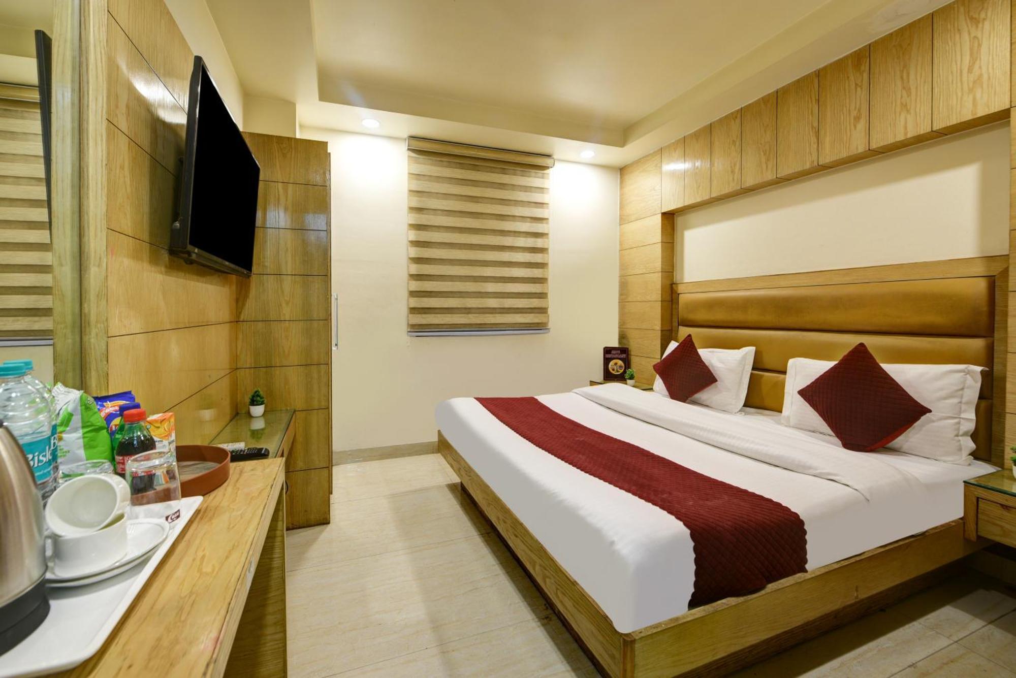 Kuber International - Train Station Hotel 4*