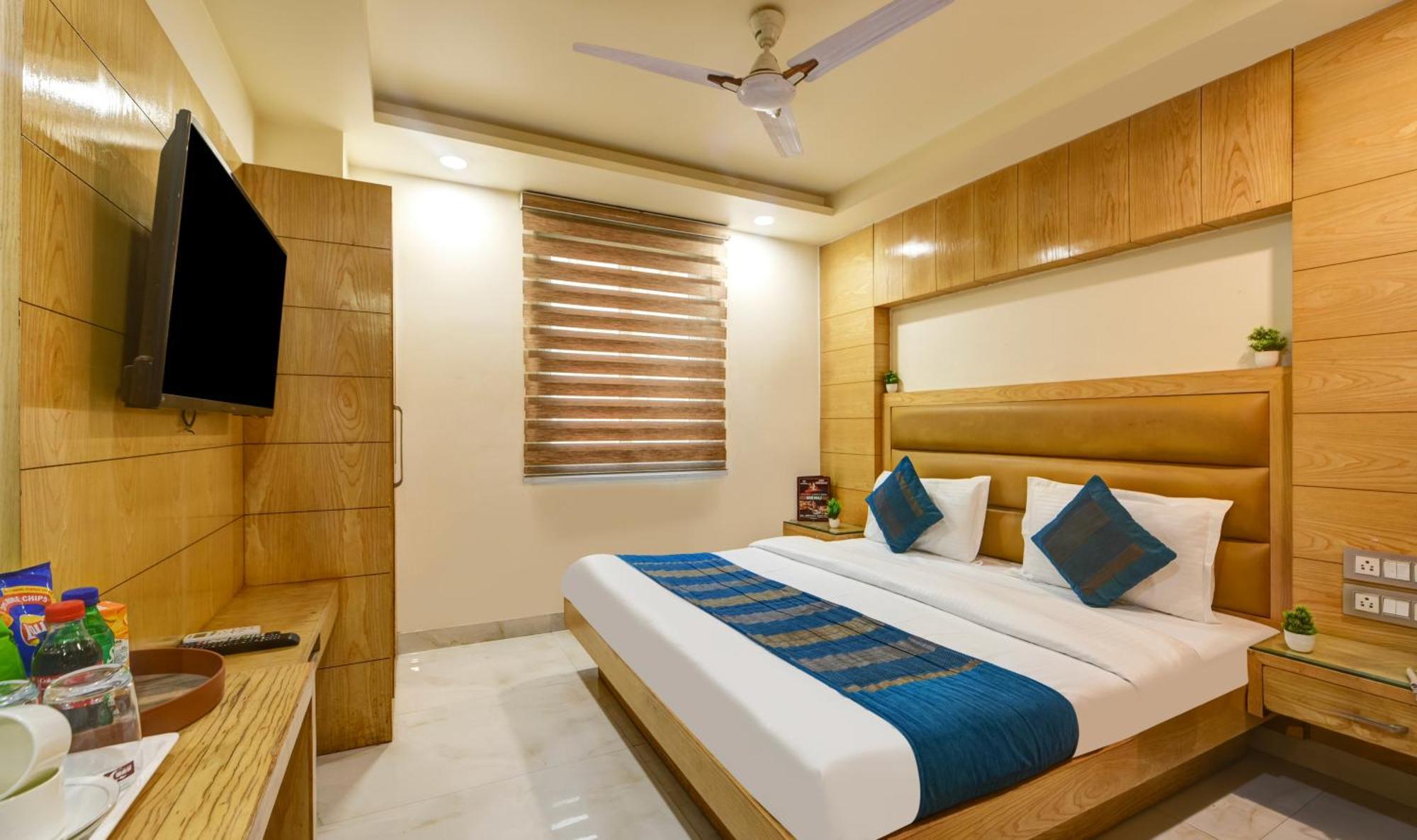 Hotel Kuber International - Train Station New Delhi